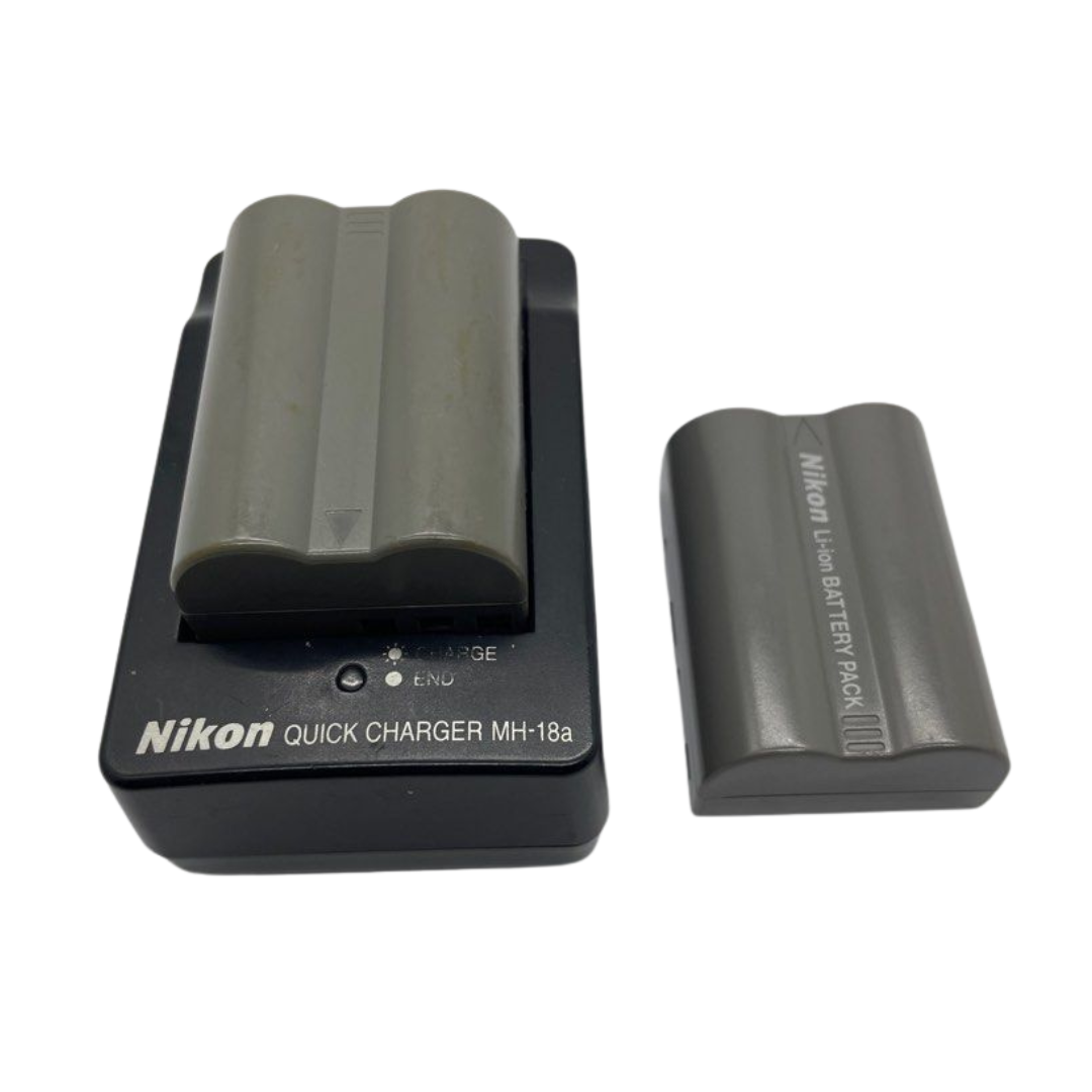 Nikon D90 12.3MP DSLR Camera with 18-55mm Lens