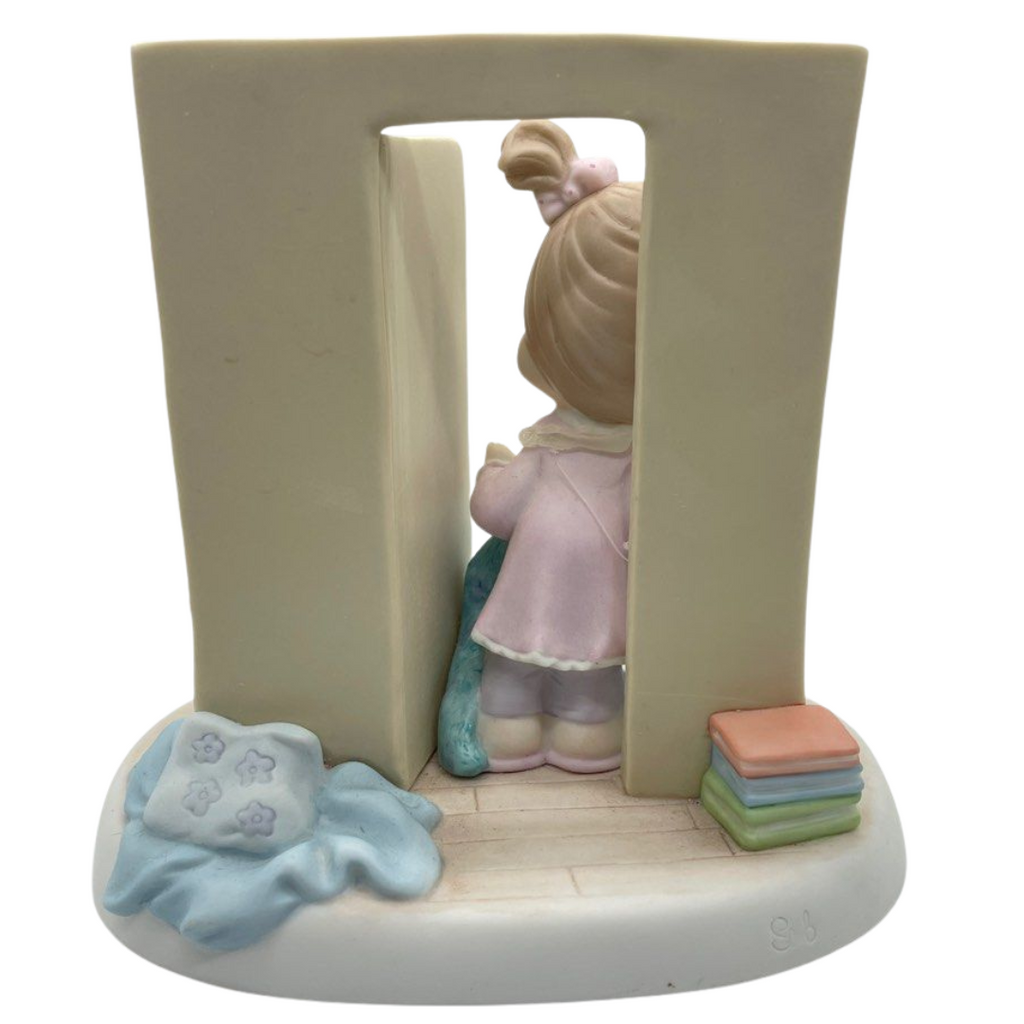 Precious Moments Figurine â€œEverything Is Less Scary With A Friendâ€ 112018