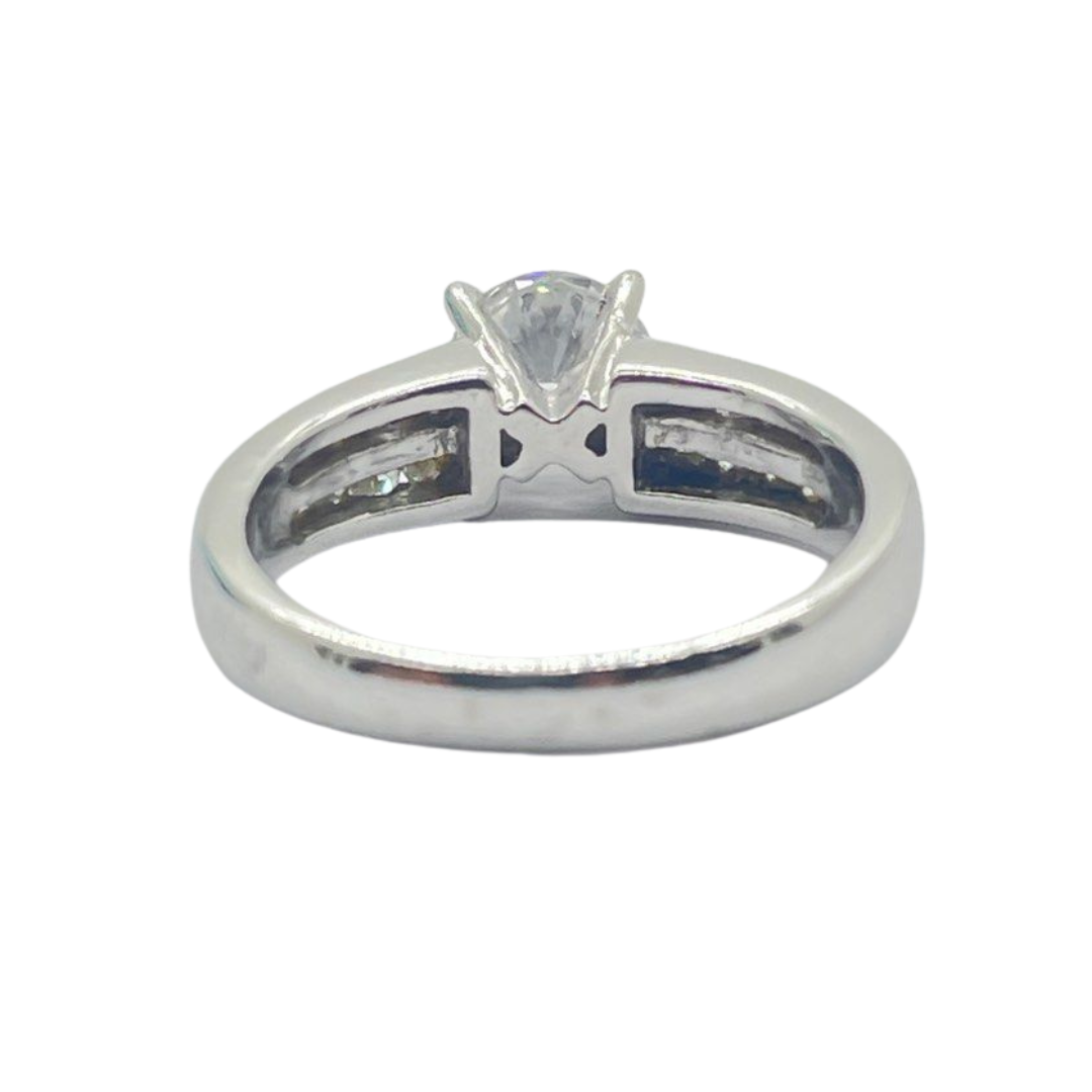 PT900 Natural Diamond Ladies Ring D1=0.85, E Color, VS2, 3xExcellent