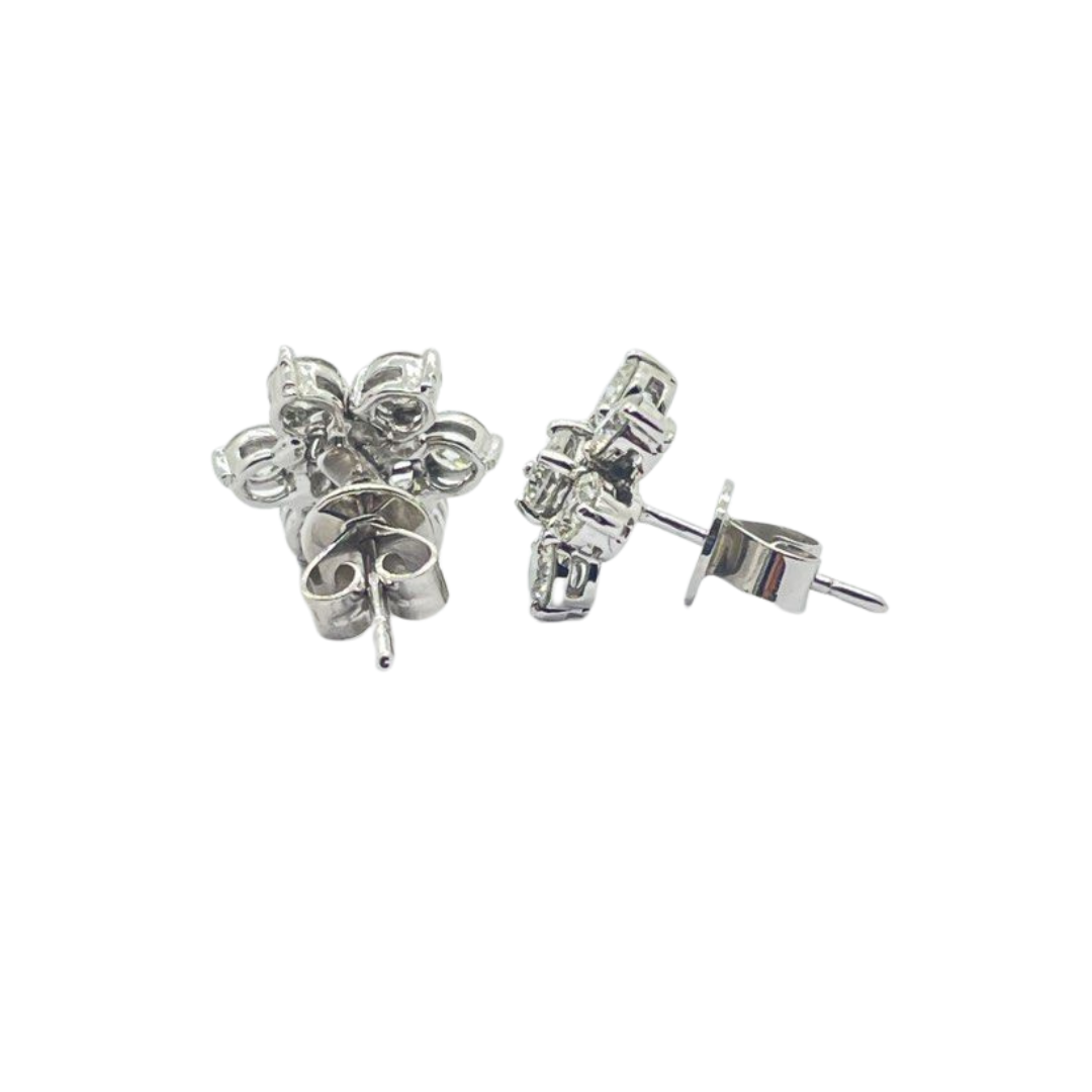 750 White Gold Natural Diamond Earring