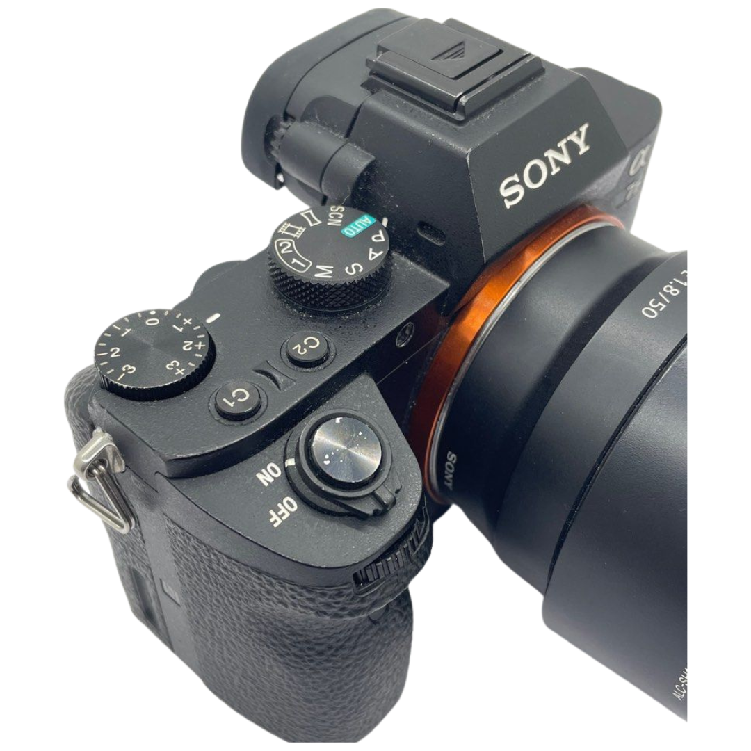 Sony Alpha A7 II Full Frame Mirrorless 24.3mp Camera with FE 1.8/50mm Lens