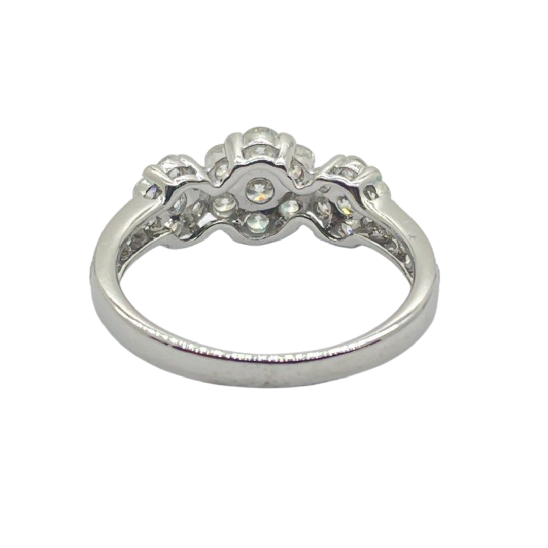 750 White Gold Natural Diamond Ring