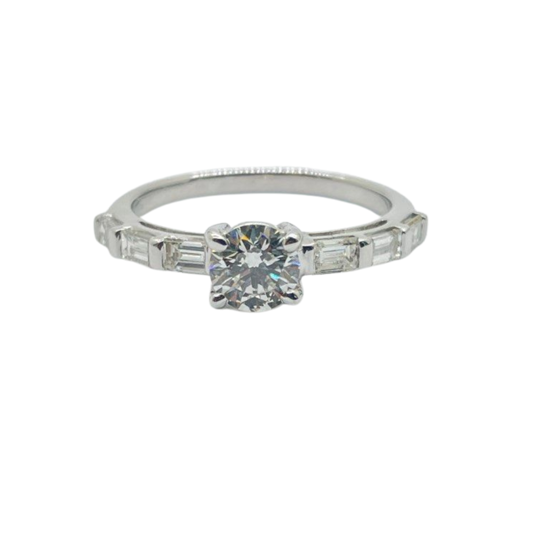 750 White Gold Natural Diamond Ring