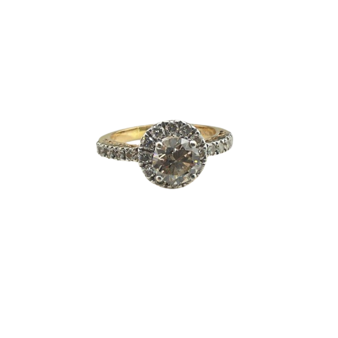 1.20 Carat Diamond Ring set in 18K Yellow Gold