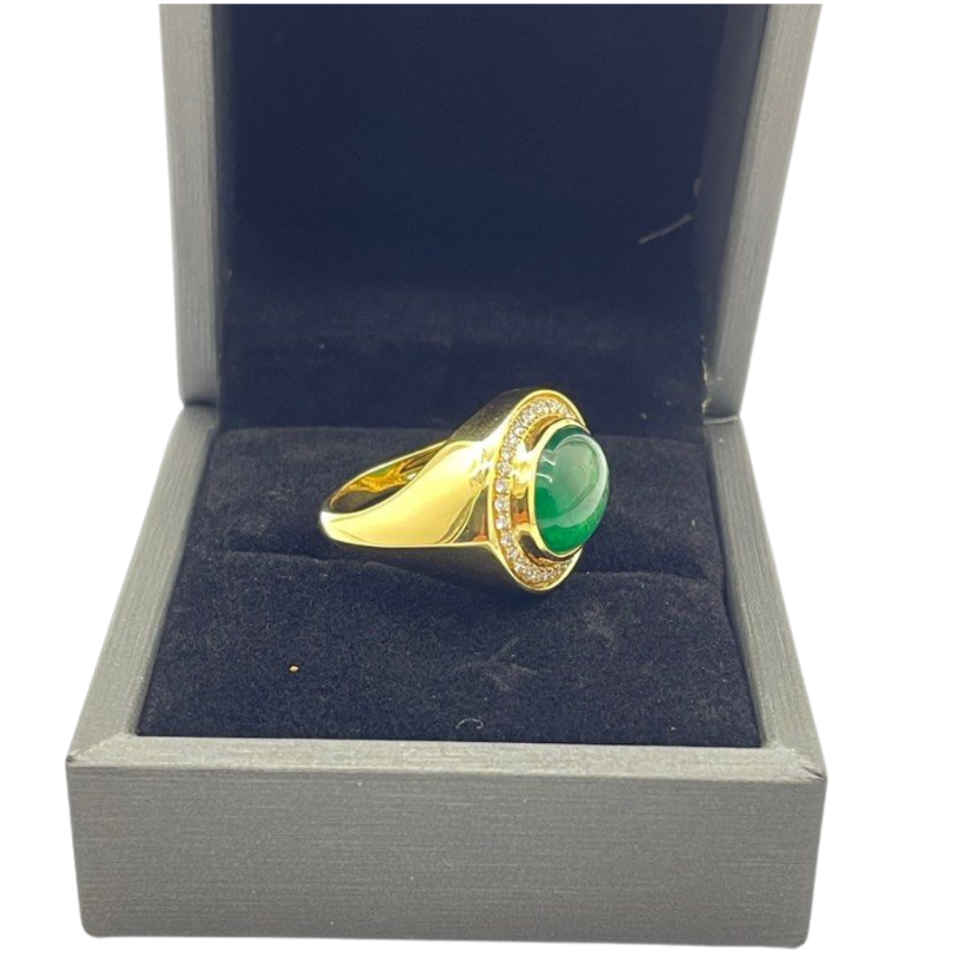 Natural Emerald & Diamond Men’s Ring set in 750 Yellow Gold