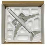 Singapore Airlines Boeing 777-312/ER Scale 1:200 Diecast Model