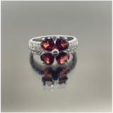 750 White Gold Garnet & Diamond Ring