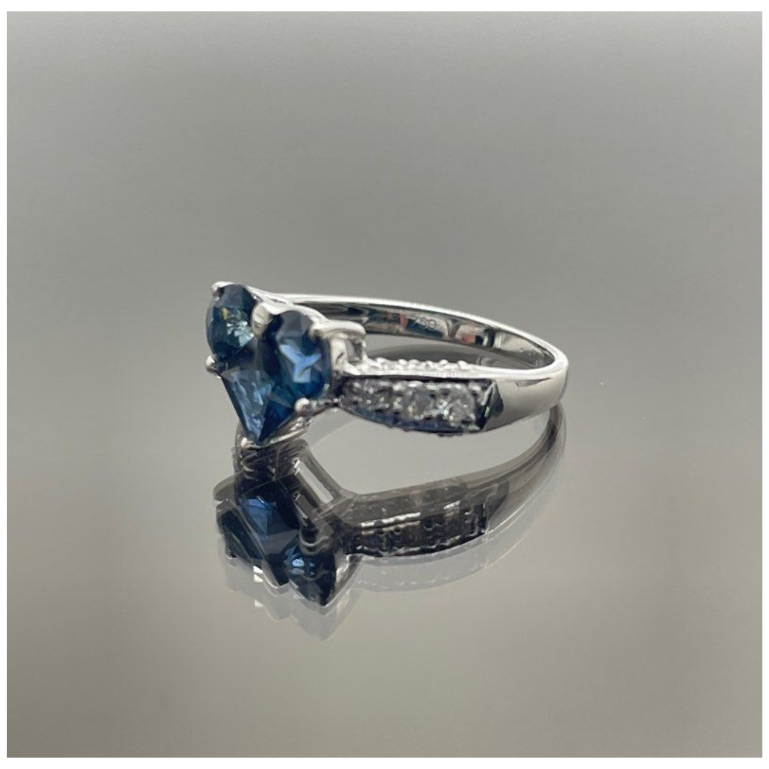 750 White Gold Blue Sapphire & Diamond Ring