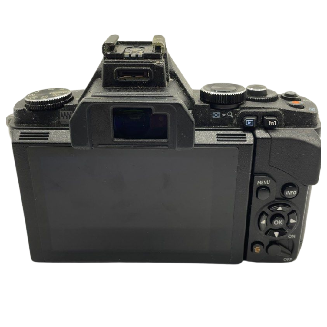 Olympus OM-D E-M5 Mirrorless Camera w/14-42mm Lens