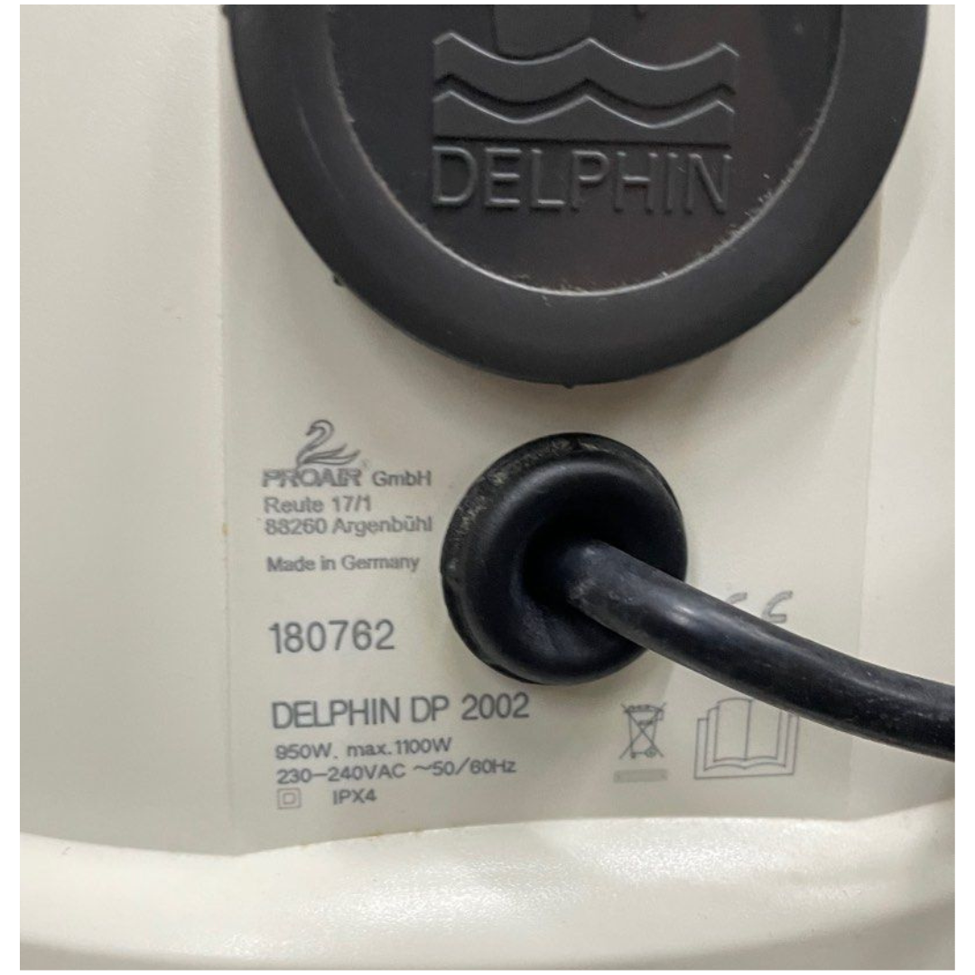 Delphin Vacuum Cleaner DP2002