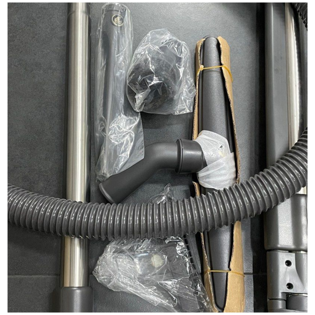 Delphin Vacuum Cleaner DP2002