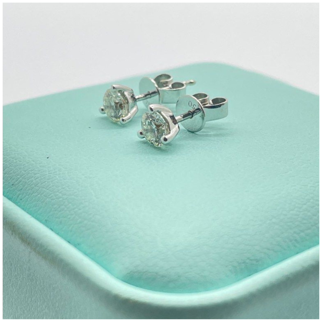 750 White Gold Natural Diamond Earring, D2=0.73carat