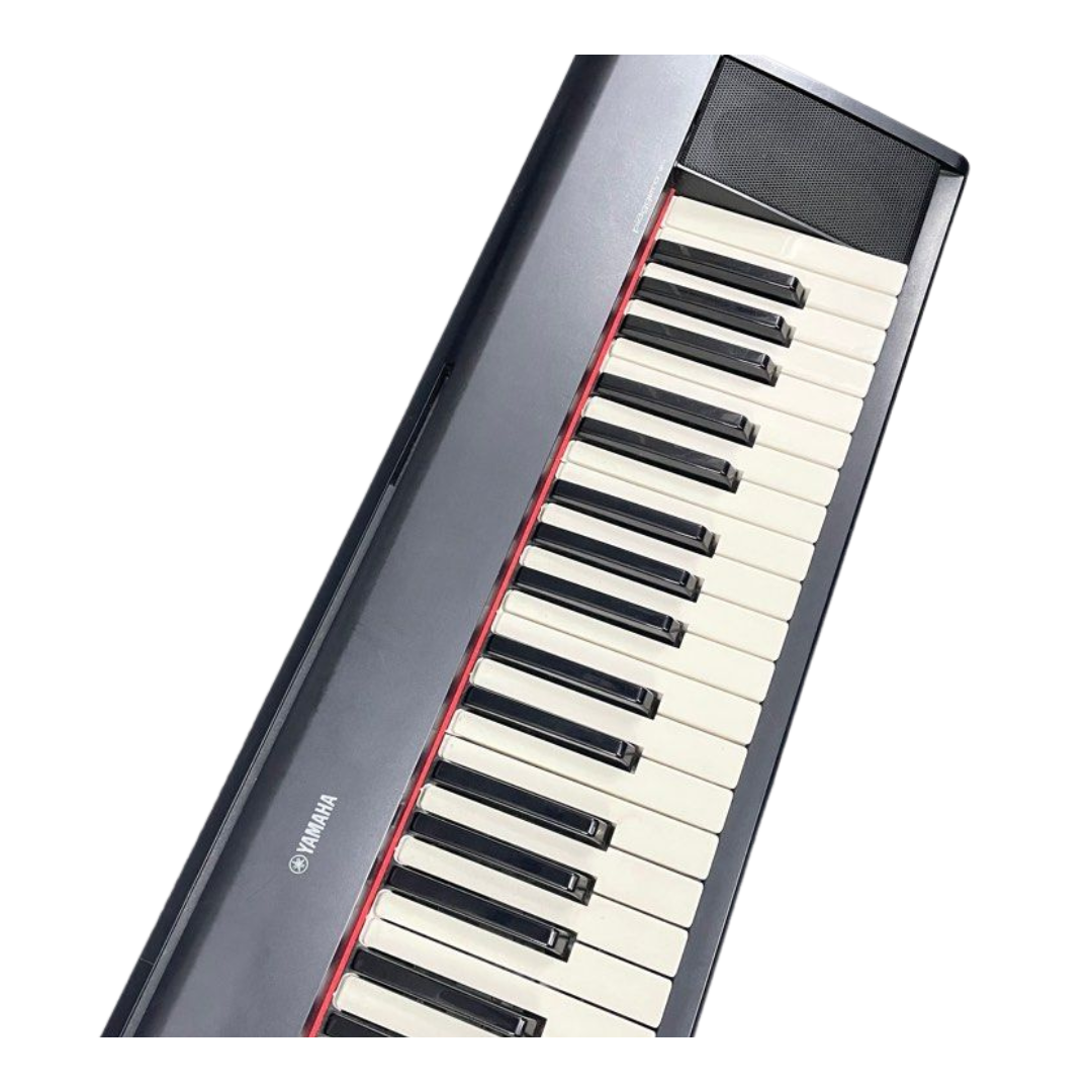 Yamaha Piaggero NP11 61-Key Lightweight Compact Portable Keyboard