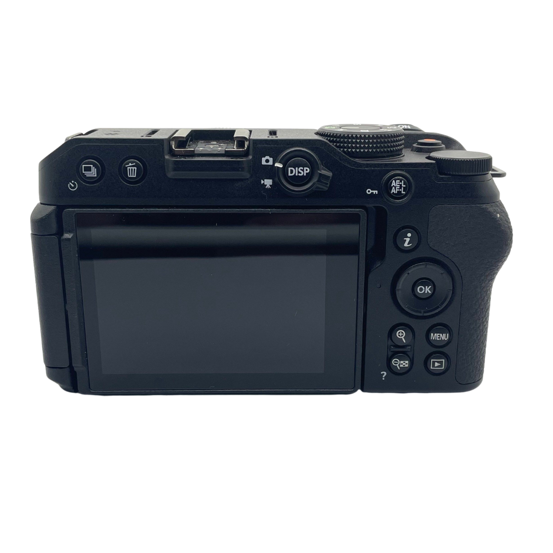 Nikon Z30 Mirrorless 4K Camera Kit With 16-50mm f/3.5-6.3 VR wide-angle Zoom Lens