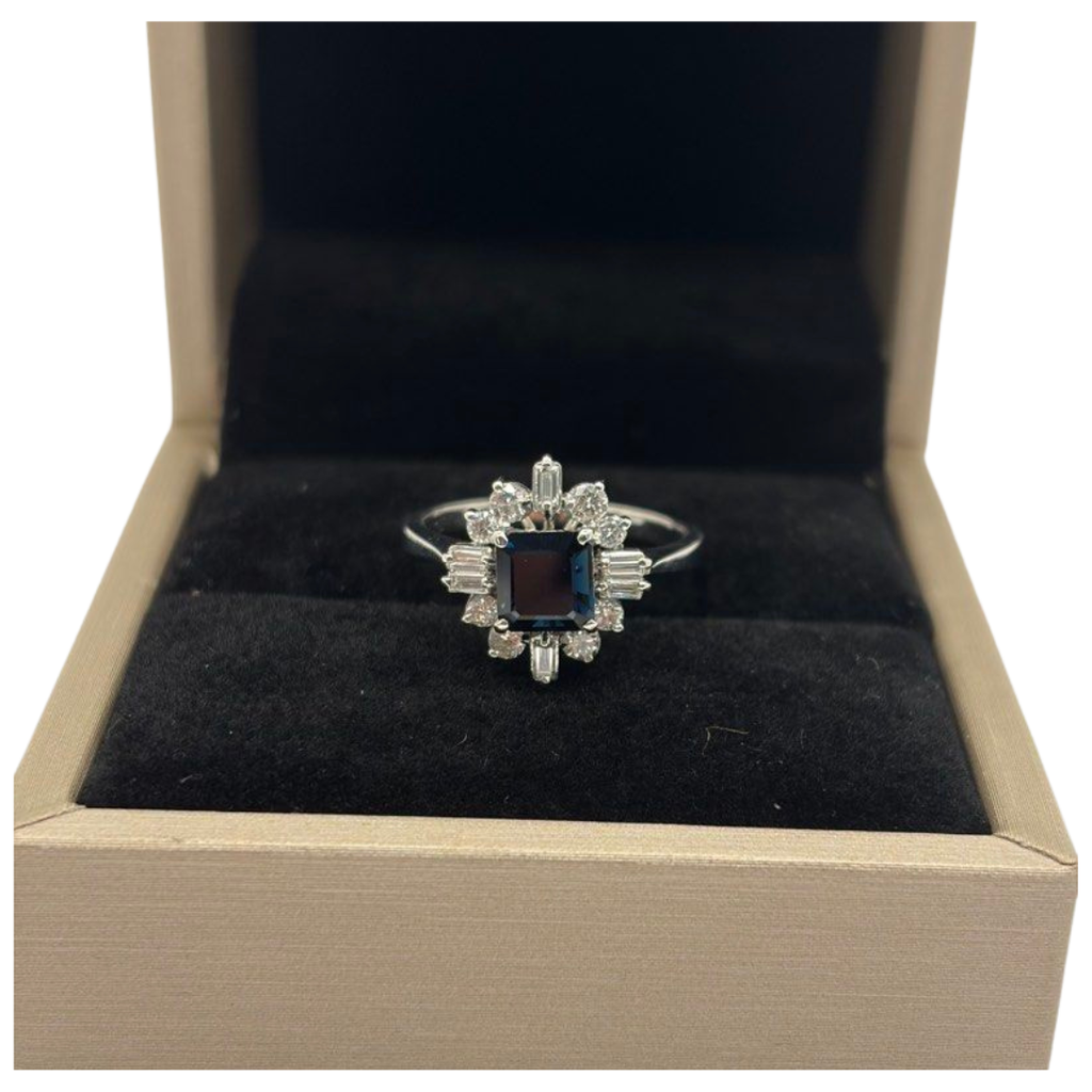 750 White Gold Natural Sapphire & Diamond Ring