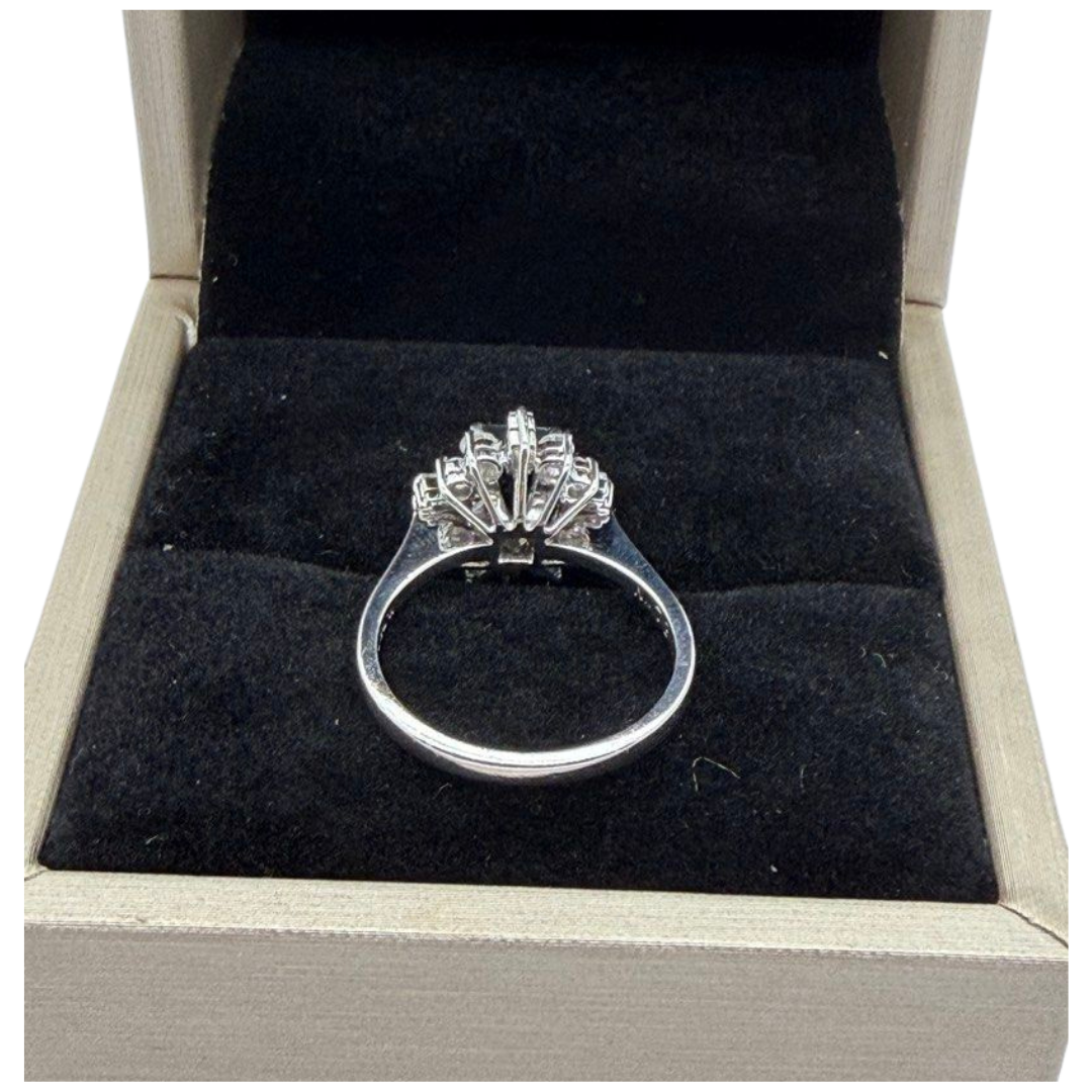 750 White Gold Natural Sapphire & Diamond Ring