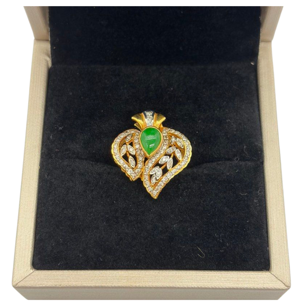 850 Yellow Gold Natural Jadeite (Type-A) & Diamond Pendant