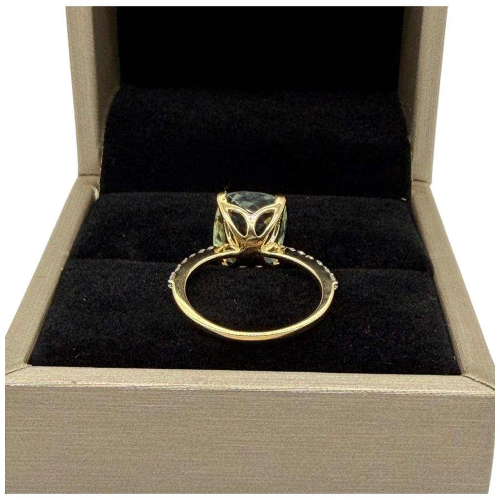 18K Yellow Gold Aquamarine & Diamond Ring