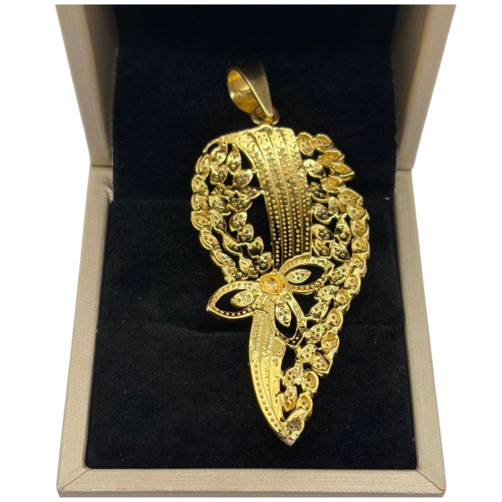 750 Yellow Gold Natural Diamond Pendant