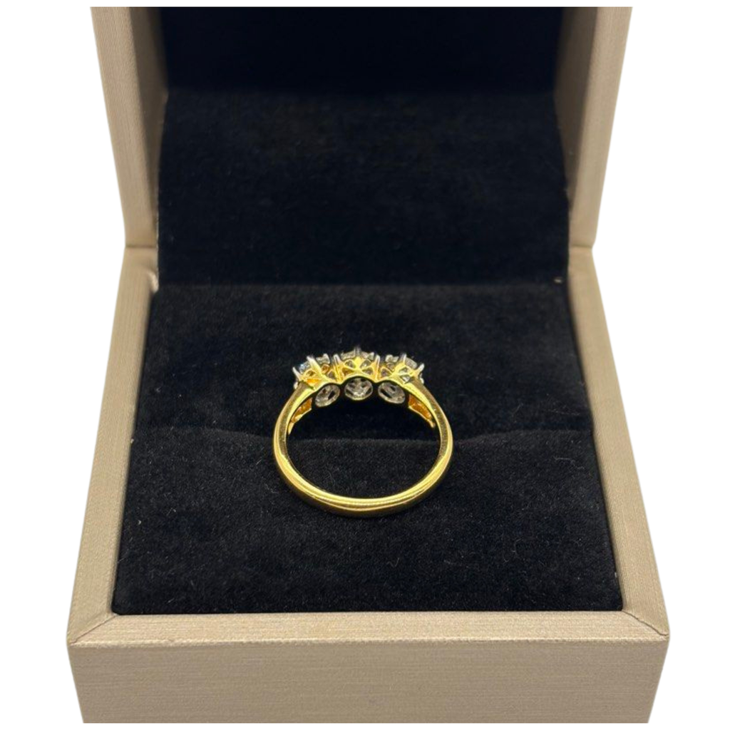 750 Yellow Gold Natural Diamond Ring