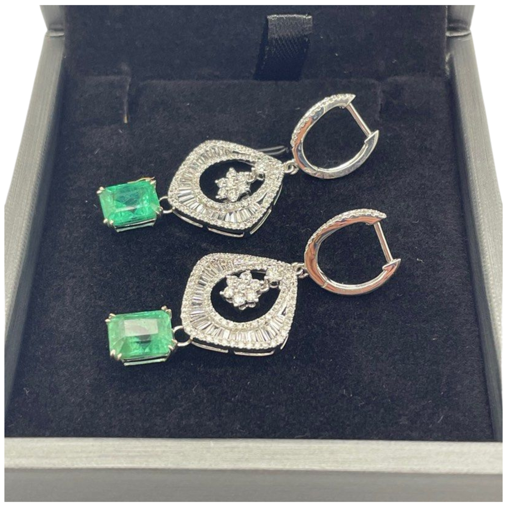 18K White Gold Natural Emerald & Diamond Earring