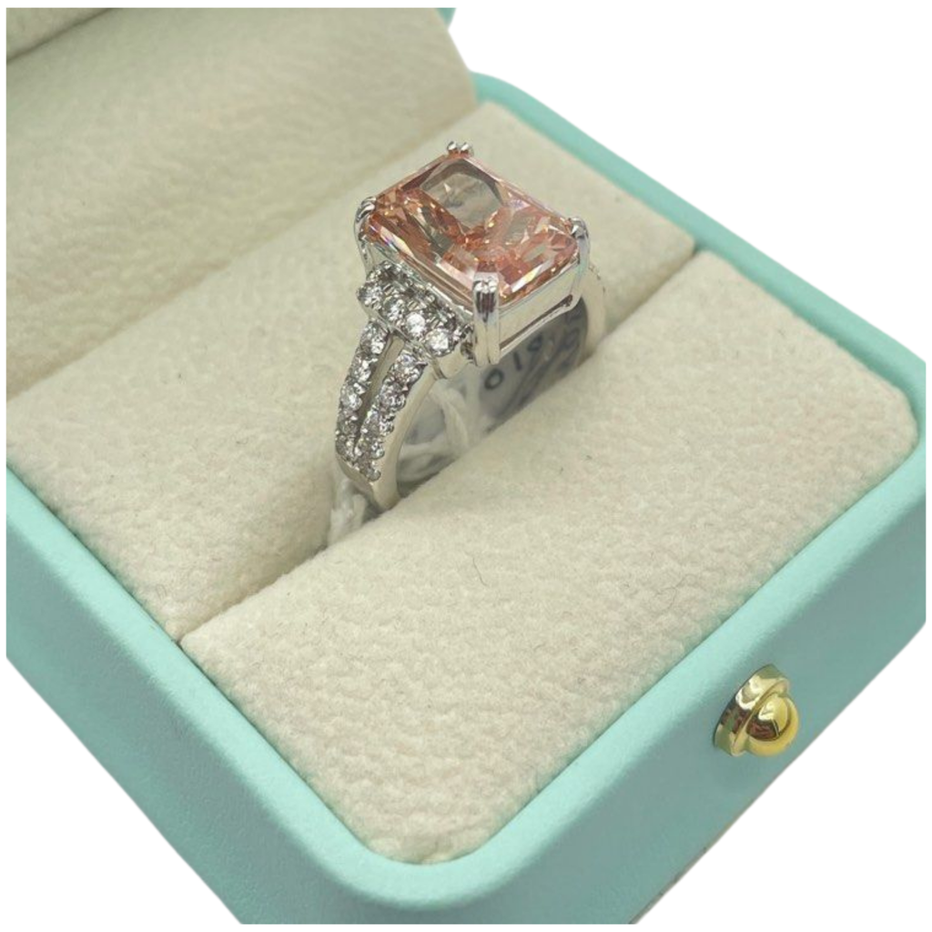 18K White Gold Lab-Grown Fancy Pink Diamond Ring