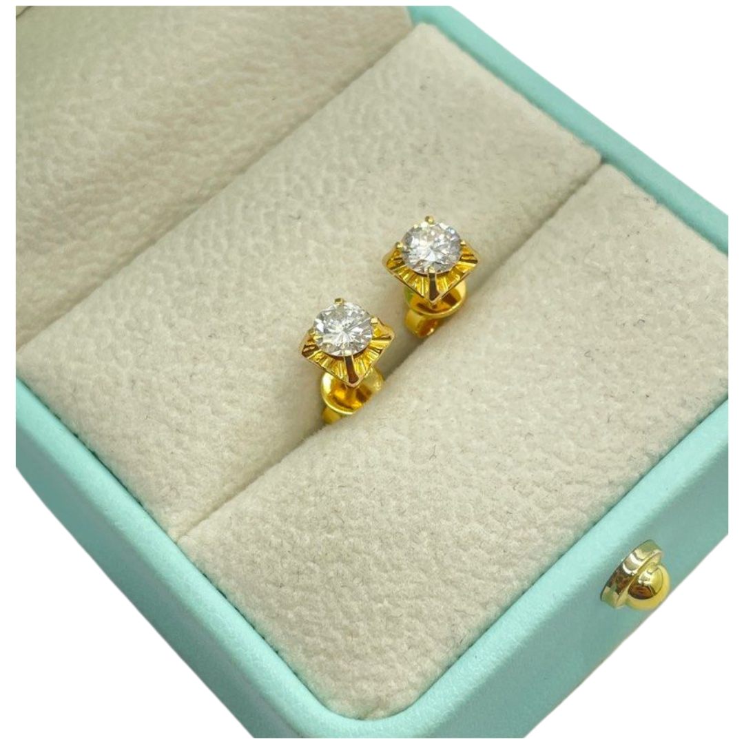 850 Yellow Gold Natural Diamond Earring