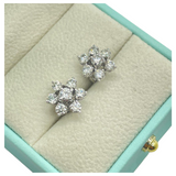 750 White Gold Natural Diamond Earring