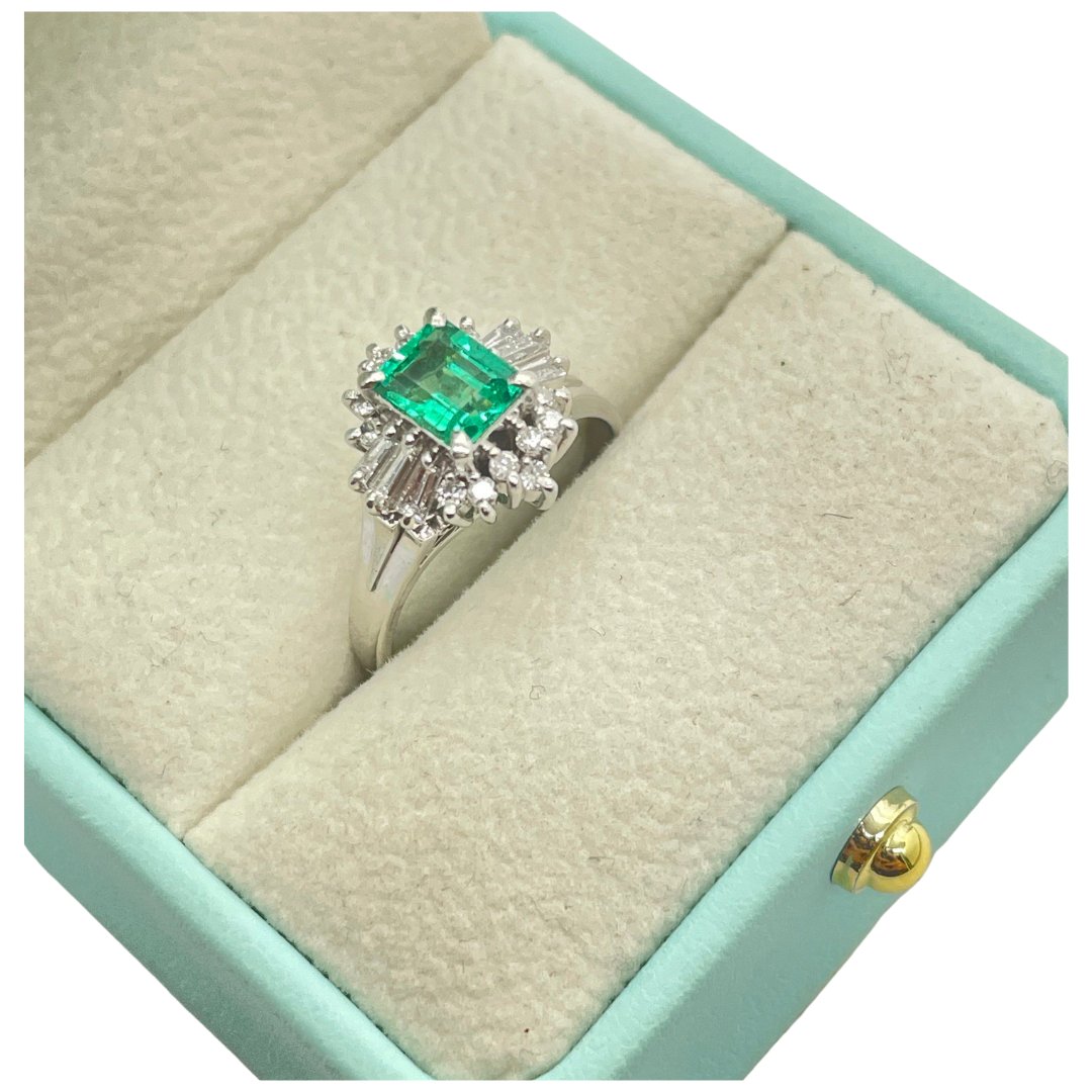 PT900 Natural Emerald (Colombia) & Diamond Ring Main image