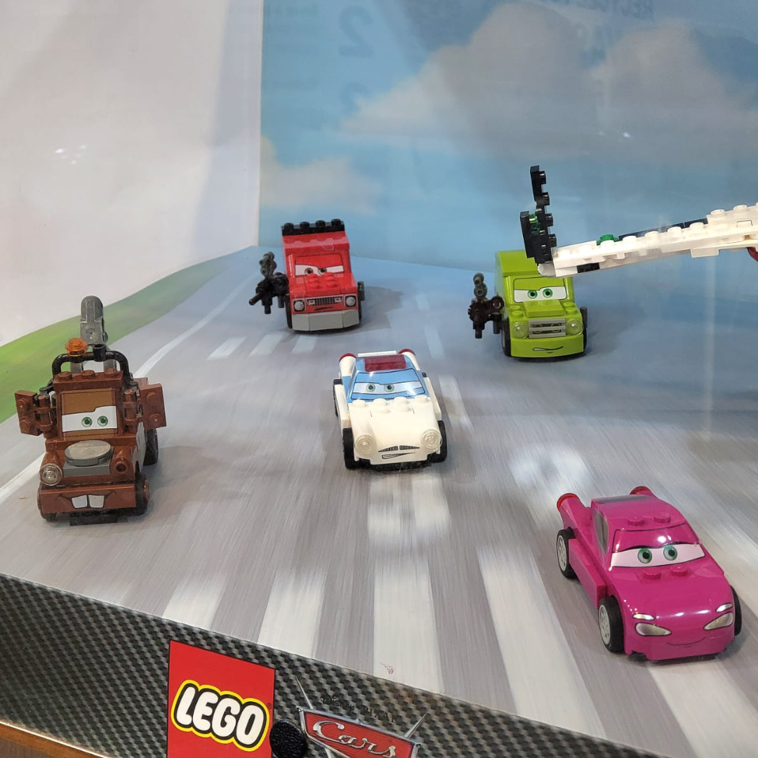 LEGO  8638 Disney Cars Assembled Bricks W/Display Case