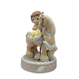 Precious Moments X Disney #121038 Love Makes The World Goes Round