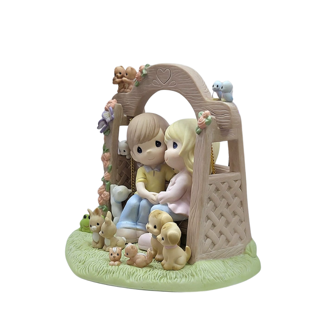 Precious Moments X149025 0970/2000 Limited Edition Love is All Around
