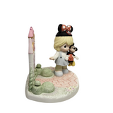 Precious Moments X Disney Showcase #890048 A Smile Means Friendship To Everyone