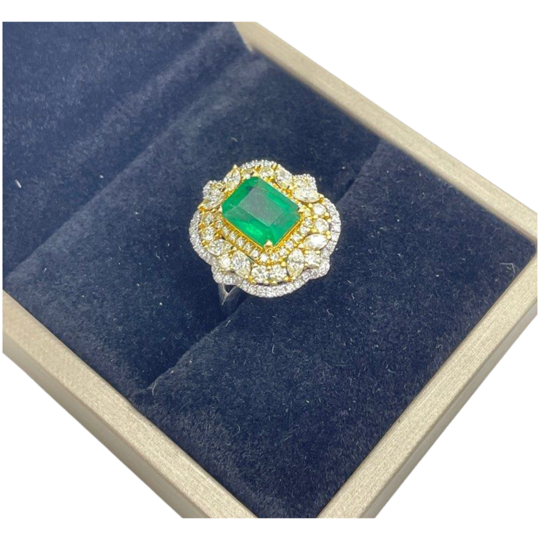 750 White Gold Natural Emerald & Diamond Ladies Ring Main image
