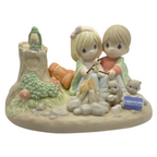 Precious Moments Figurine â€œYou Warm My Heartâ€ 141047
