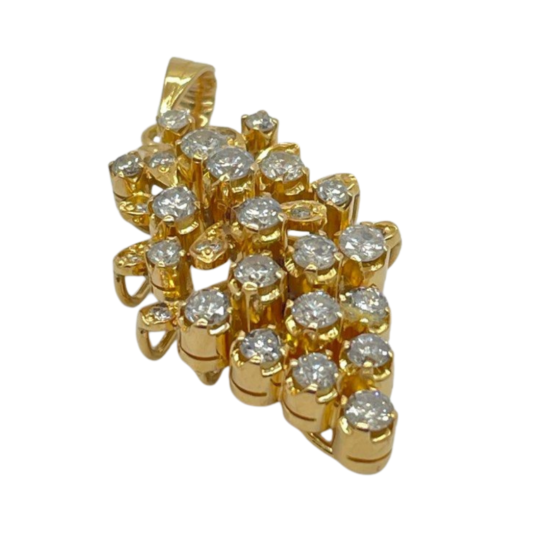 750 Yellow Gold Natural Diamond Pendant
