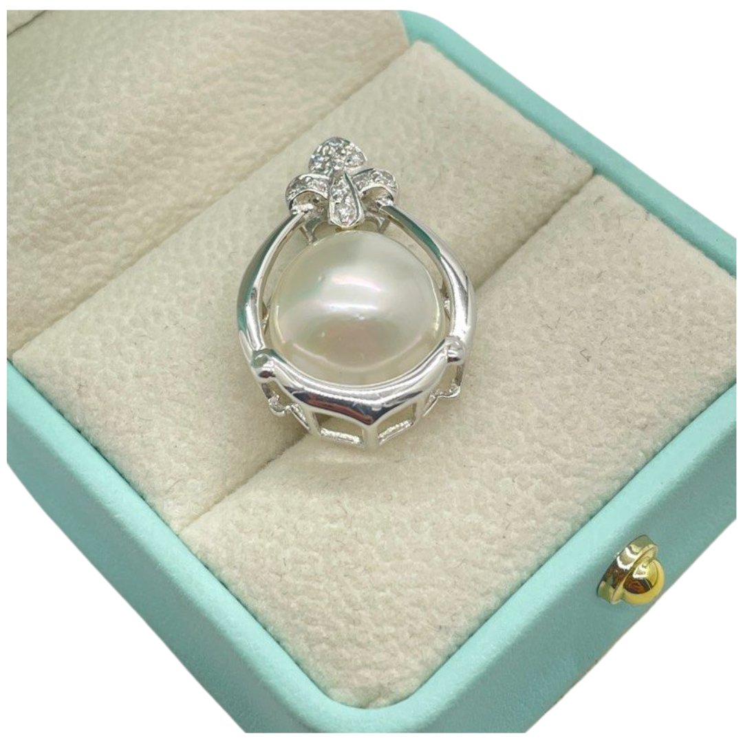 PT900 Natural South Sea Pearl & Diamond Pendant