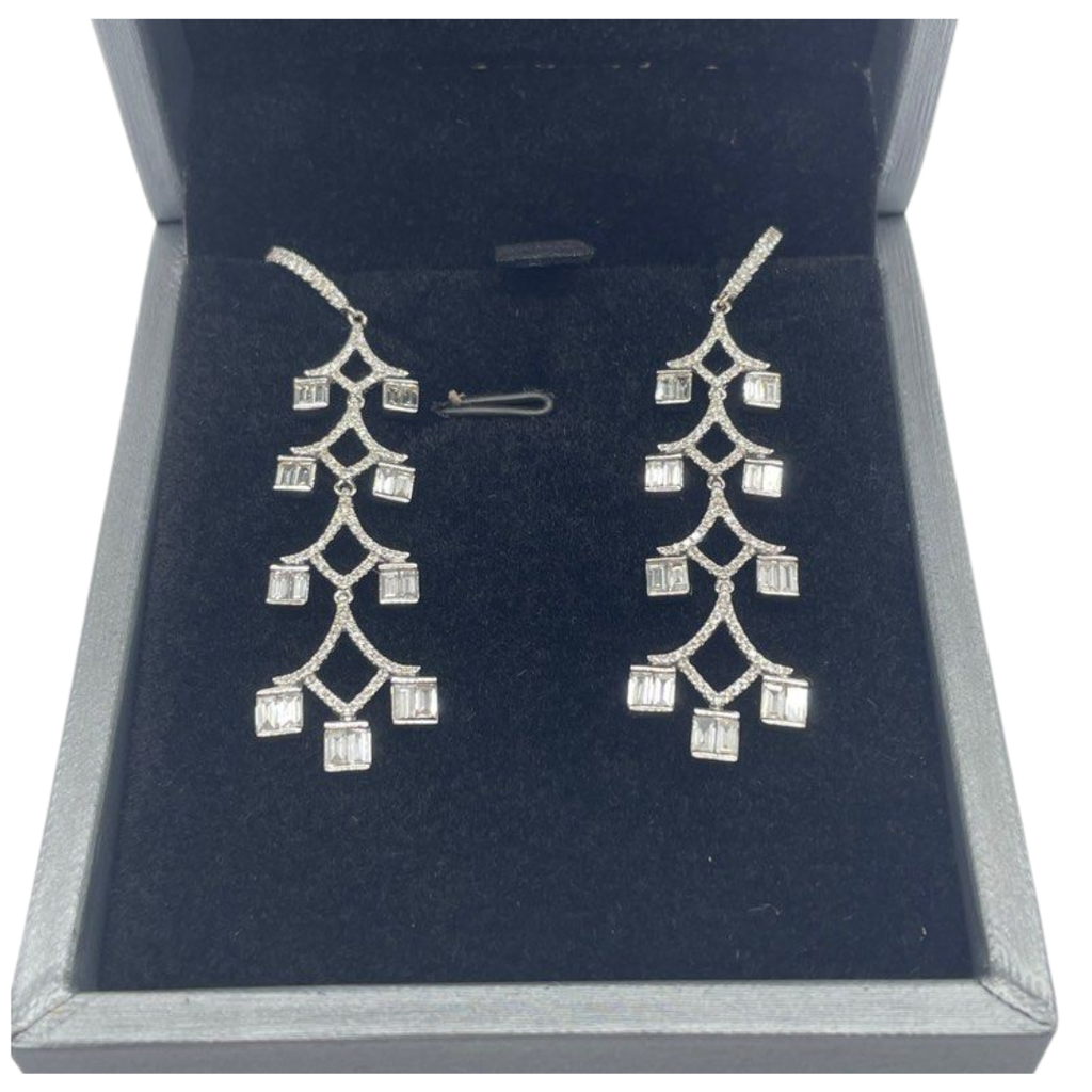 750 White Gold Natural Diamond Earring