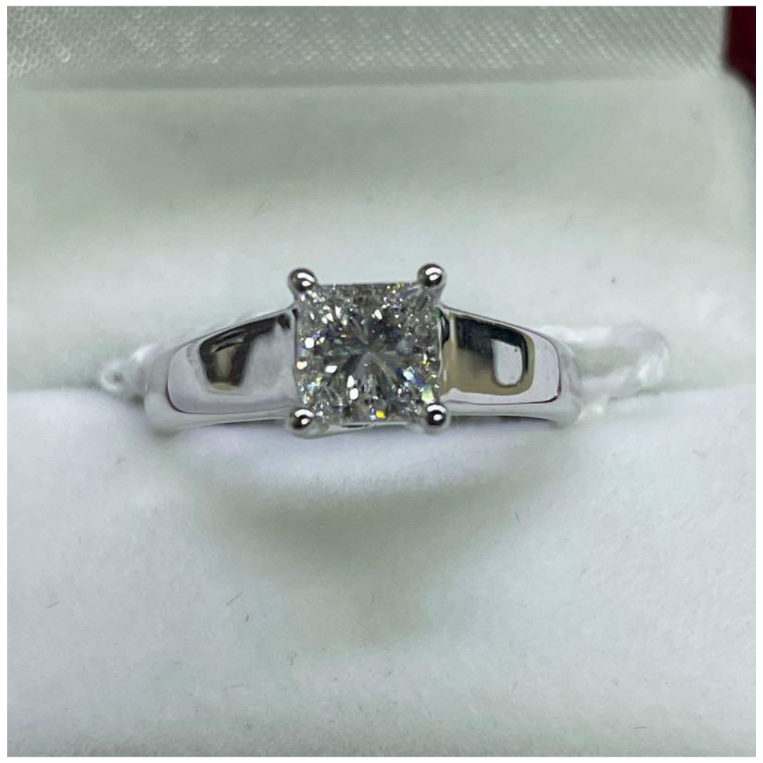 18K White Gold Natural Diamond Ring, D1= 0.90carat