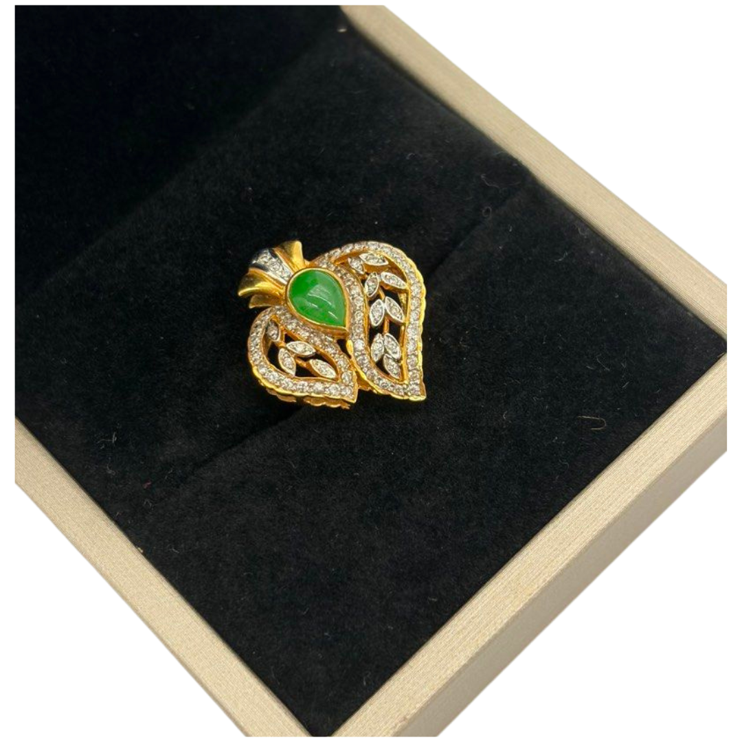 850 Yellow Gold Natural Jadeite (Type-A) & Diamond Pendant