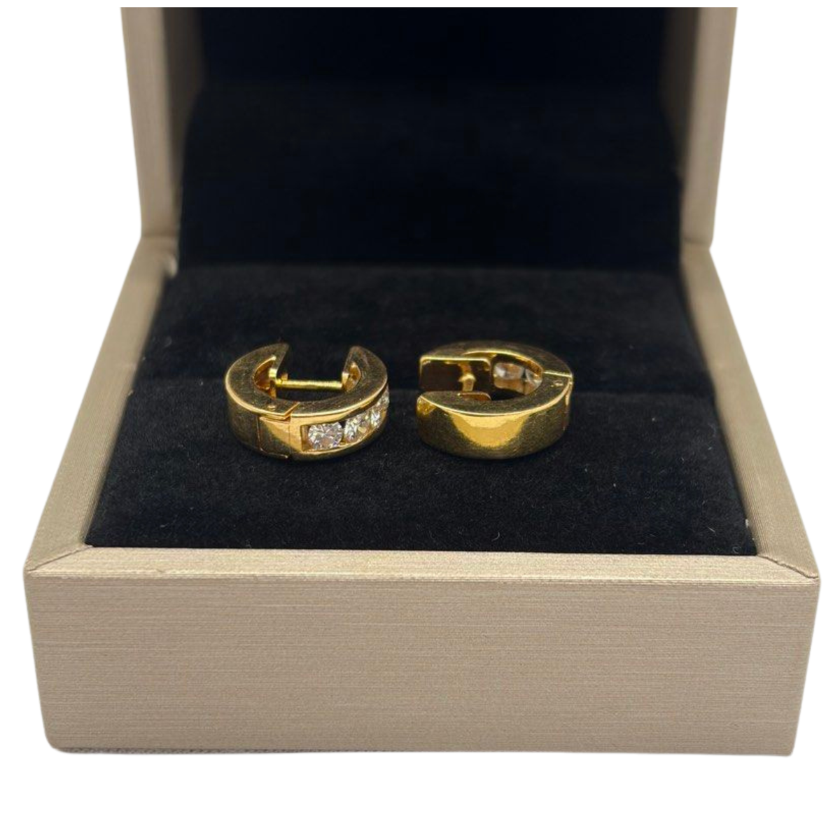 850 Yellow Gold Natural Diamond Earring