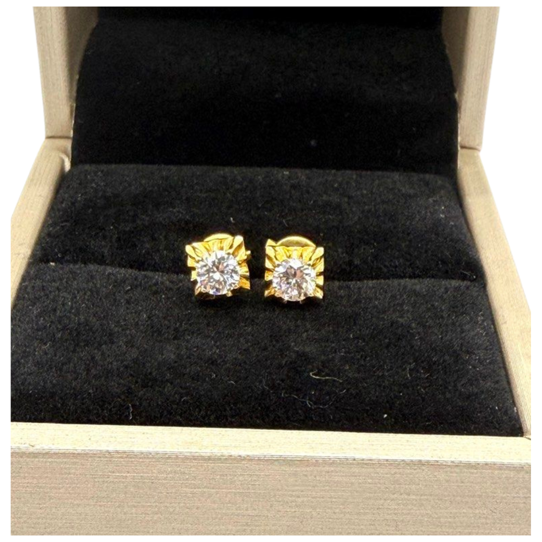 850 Yellow Gold Natural Diamond Earring