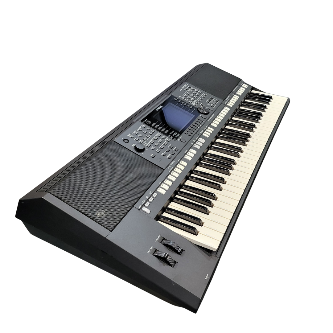 Yamaha PSR-S750 Arranger Workstation Keyboard, 61-Key