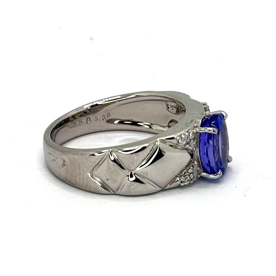 PT900 Tanzanite1=1.55cts Diamond=0.06cts Ring w/Cert Secondary image