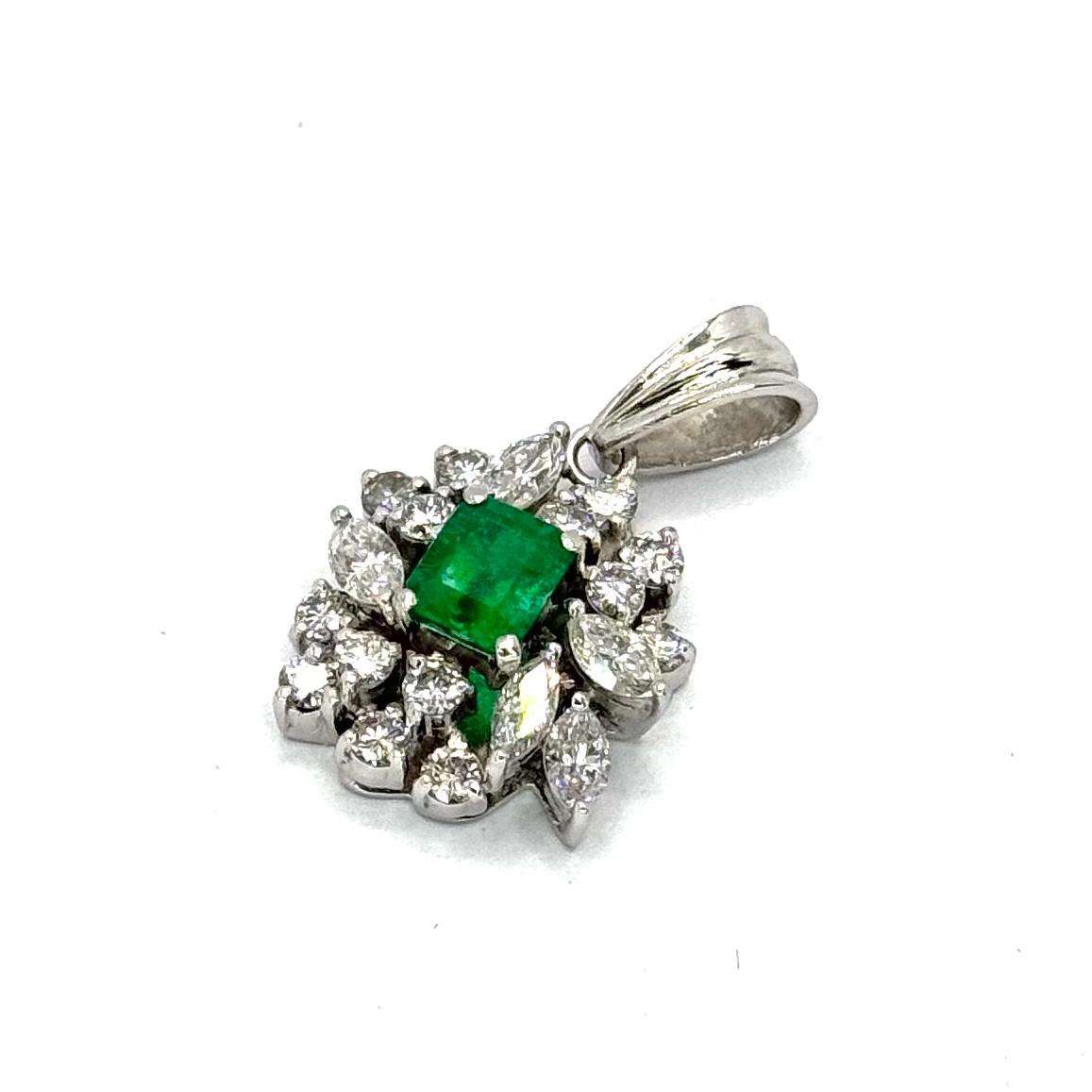 PT900 Emerald1=0.58cts Diamond Pendant w/Cert Main image