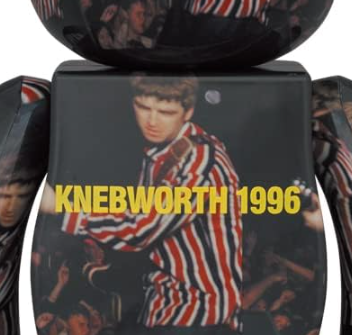 Medicom Oasis Knebworth 1996 Noel Gallagher 100% and 400% Bearbrick Figure 2-Pack Secondary image