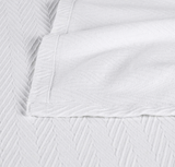 Superior 100% Cotton Blanket Oversized Throw, Woven Blanket for Couch, Bed, Bedding, Farmhouse, Home Essentials, Cute and Cozy Bohemian Blankets, Herringbone Weave, Twin, White