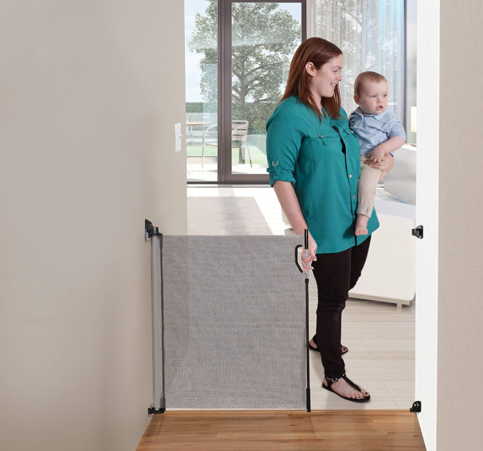 Dreambaby Retractable Gate, Black
