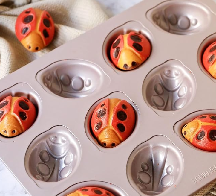 CHEFMADE WK9809 12 Cup Non-Stick Beetle Cake Pan