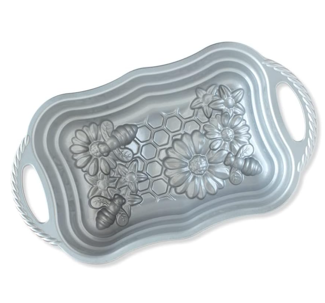 Nordic Ware 257NW-94877 Cast Aluminium Honeycomb Loaf Pan, Gold